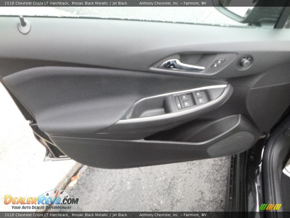 2018 Chevrolet Cruze LT Hatchback Mosaic Black Metallic / Jet Black Photo #13