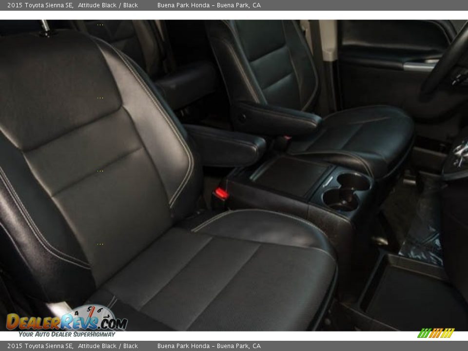 2015 Toyota Sienna SE Attitude Black / Black Photo #20
