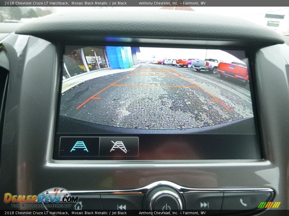 2018 Chevrolet Cruze LT Hatchback Mosaic Black Metallic / Jet Black Photo #17