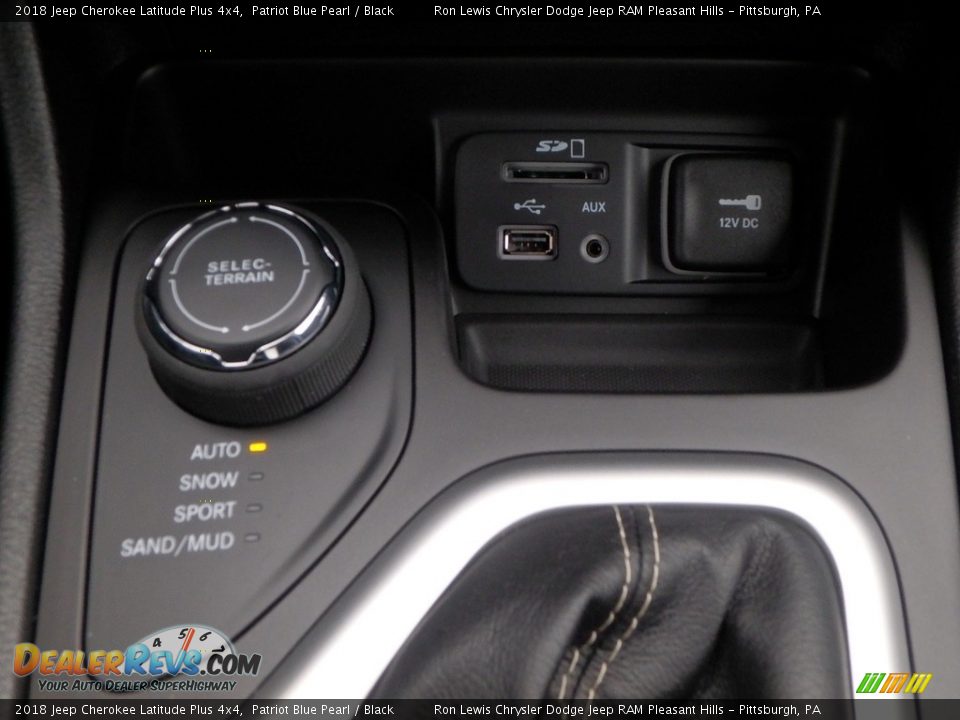 2018 Jeep Cherokee Latitude Plus 4x4 Patriot Blue Pearl / Black Photo #18