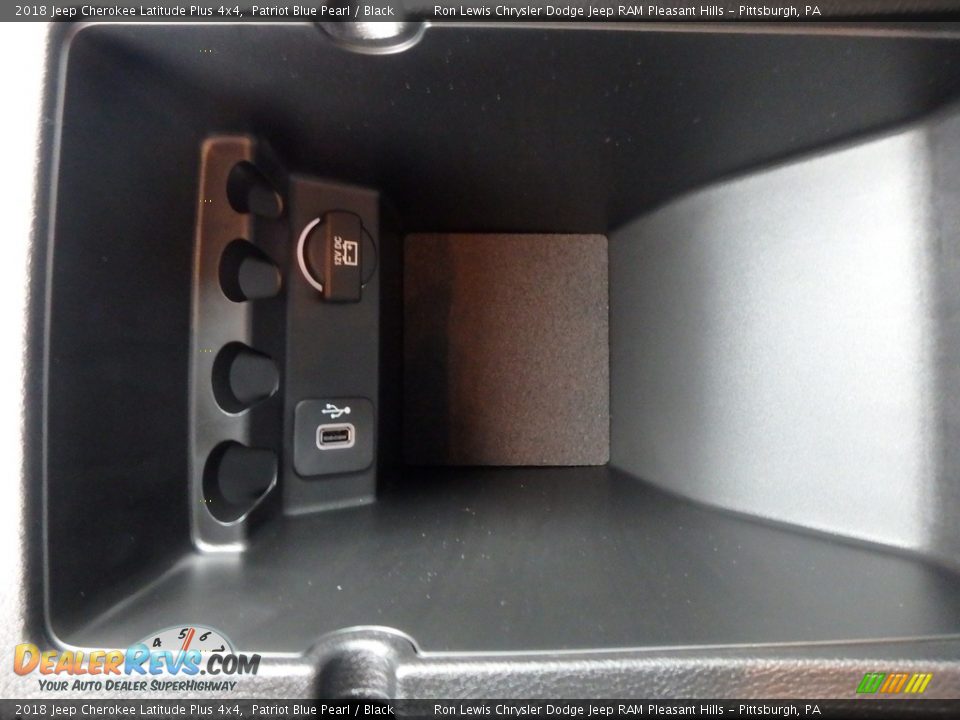 2018 Jeep Cherokee Latitude Plus 4x4 Patriot Blue Pearl / Black Photo #20