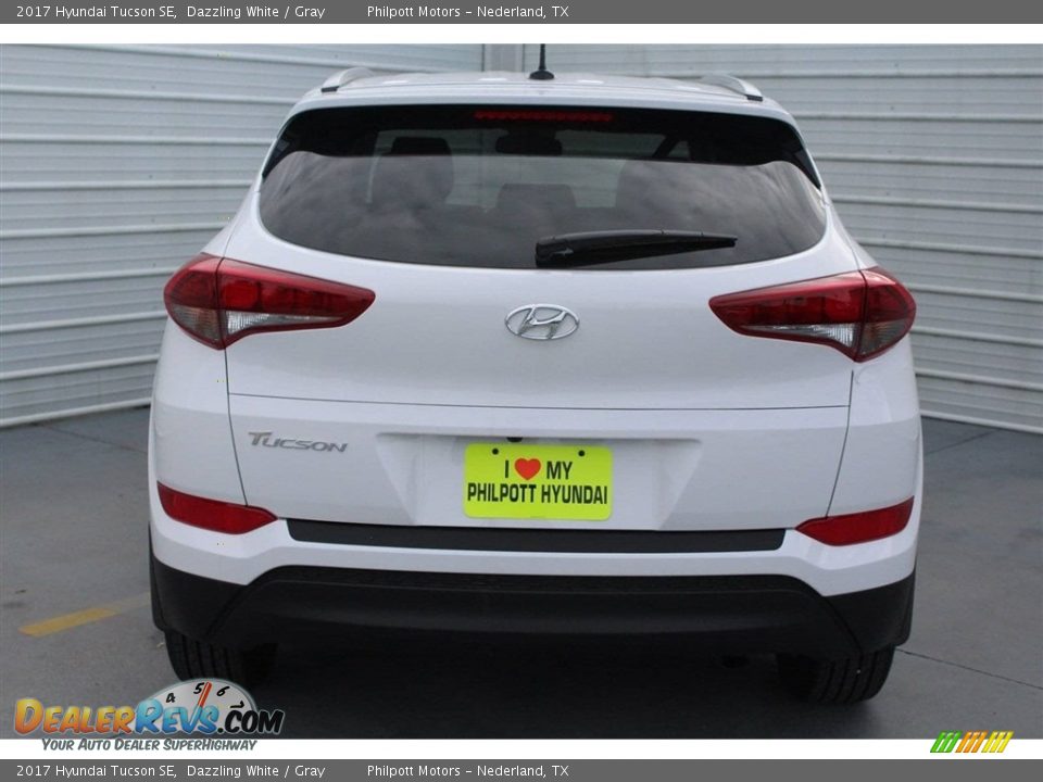 2017 Hyundai Tucson SE Dazzling White / Gray Photo #7