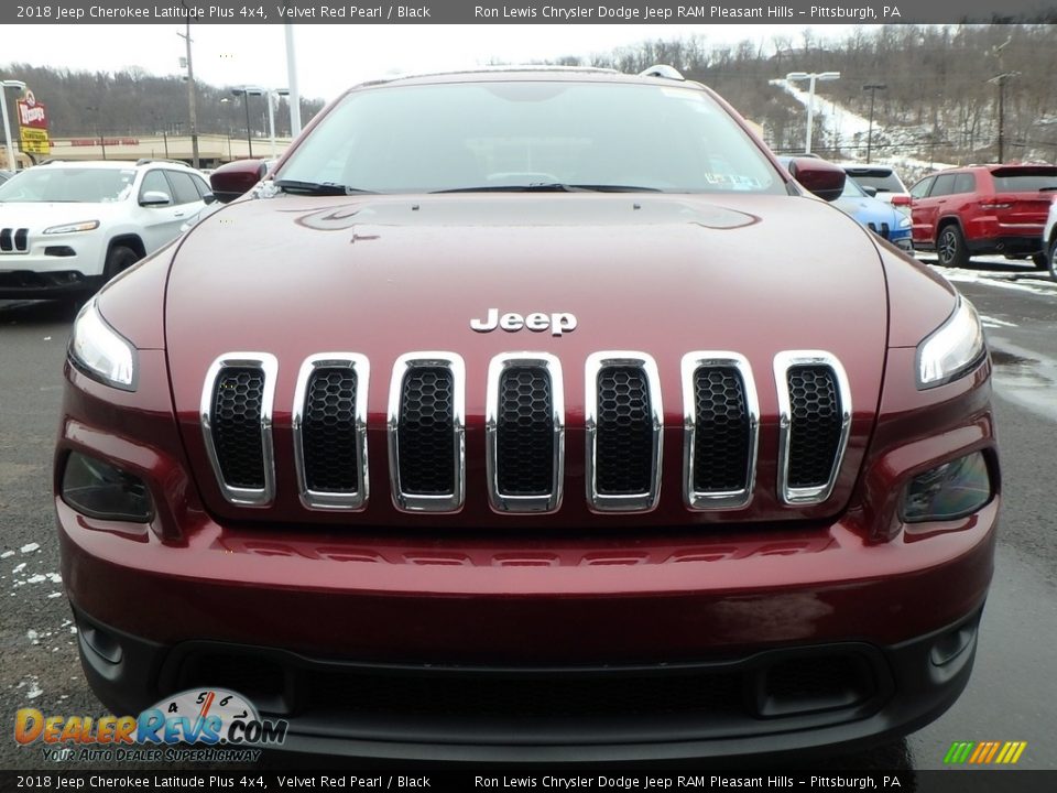 2018 Jeep Cherokee Latitude Plus 4x4 Velvet Red Pearl / Black Photo #8
