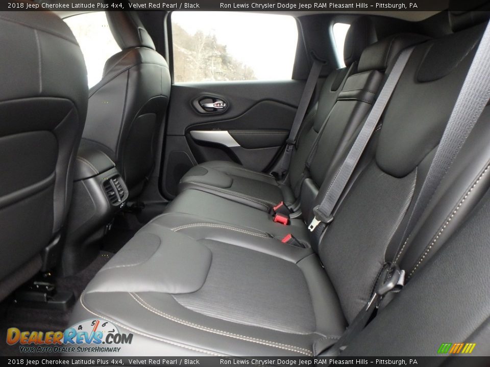 2018 Jeep Cherokee Latitude Plus 4x4 Velvet Red Pearl / Black Photo #11