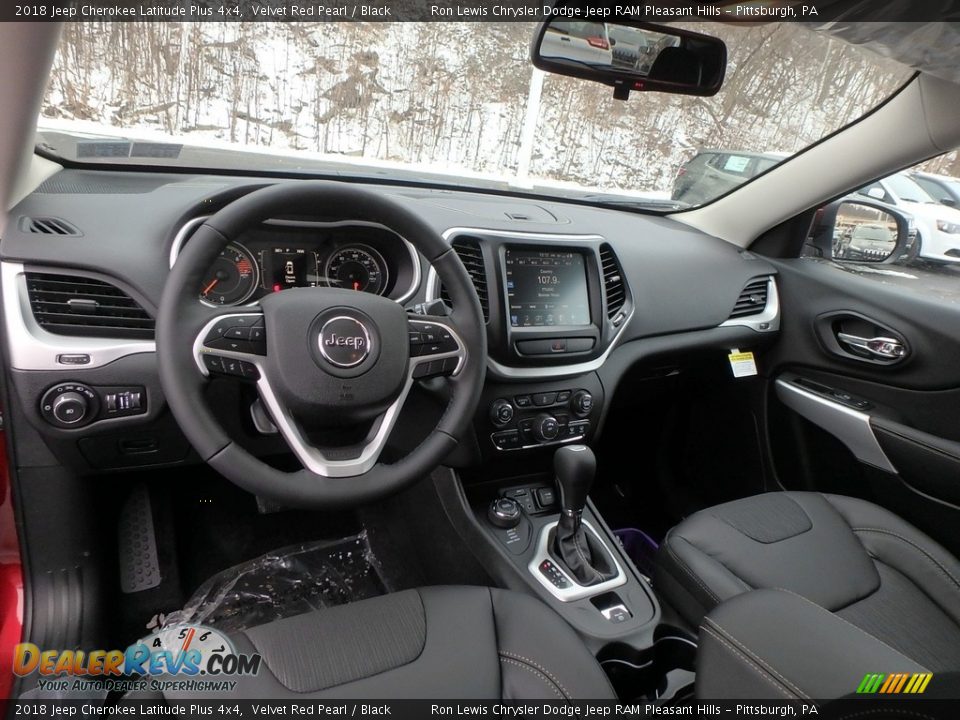 2018 Jeep Cherokee Latitude Plus 4x4 Velvet Red Pearl / Black Photo #12