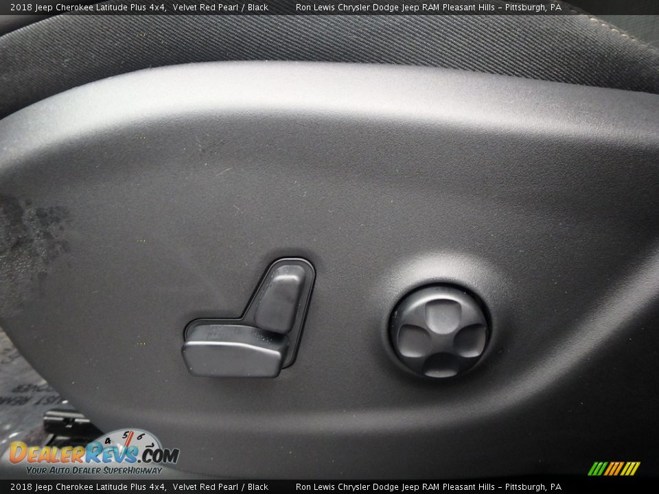 2018 Jeep Cherokee Latitude Plus 4x4 Velvet Red Pearl / Black Photo #15