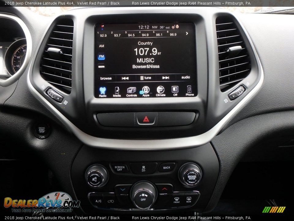 2018 Jeep Cherokee Latitude Plus 4x4 Velvet Red Pearl / Black Photo #16