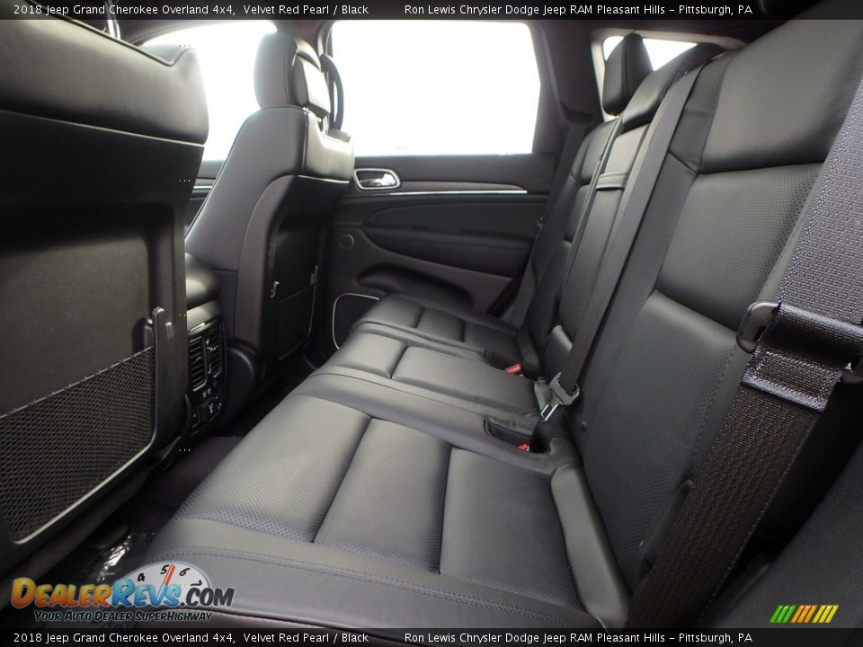 2018 Jeep Grand Cherokee Overland 4x4 Velvet Red Pearl / Black Photo #11