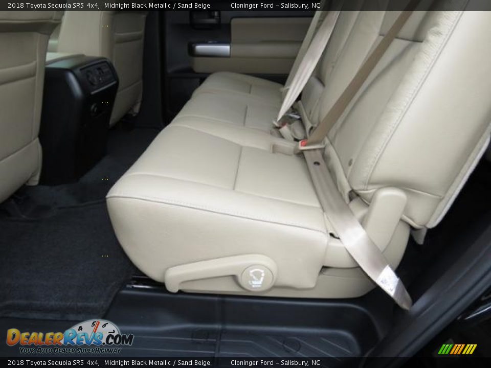2018 Toyota Sequoia SR5 4x4 Midnight Black Metallic / Sand Beige Photo #8