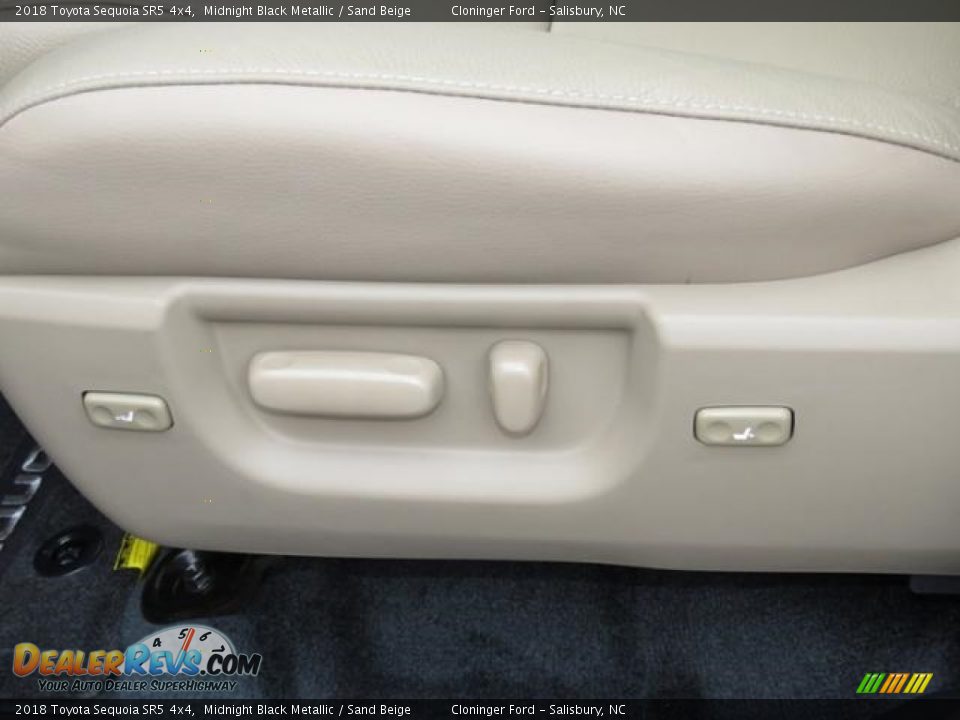 2018 Toyota Sequoia SR5 4x4 Midnight Black Metallic / Sand Beige Photo #12