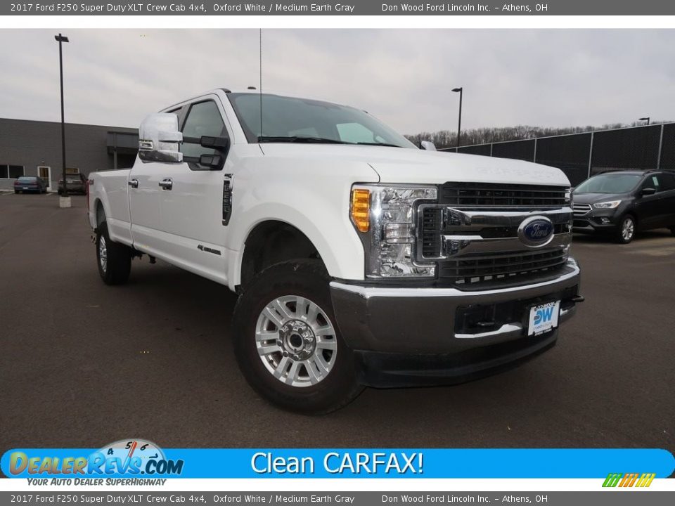 2017 Ford F250 Super Duty XLT Crew Cab 4x4 Oxford White / Medium Earth Gray Photo #1