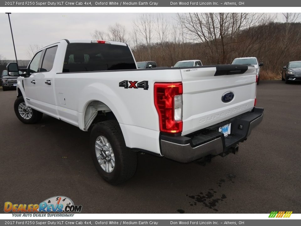 2017 Ford F250 Super Duty XLT Crew Cab 4x4 Oxford White / Medium Earth Gray Photo #9