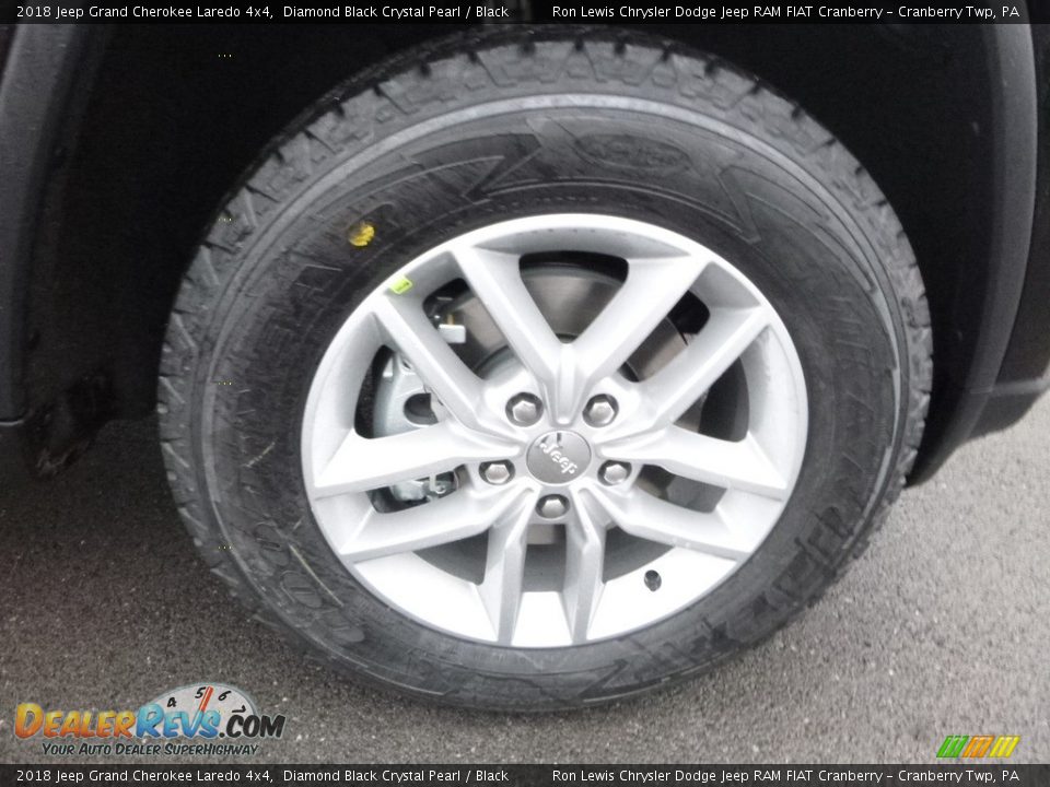 2018 Jeep Grand Cherokee Laredo 4x4 Diamond Black Crystal Pearl / Black Photo #9