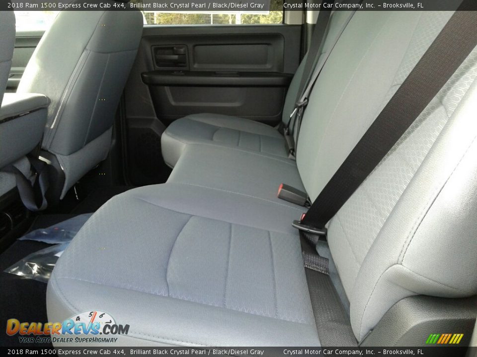 2018 Ram 1500 Express Crew Cab 4x4 Brilliant Black Crystal Pearl / Black/Diesel Gray Photo #10