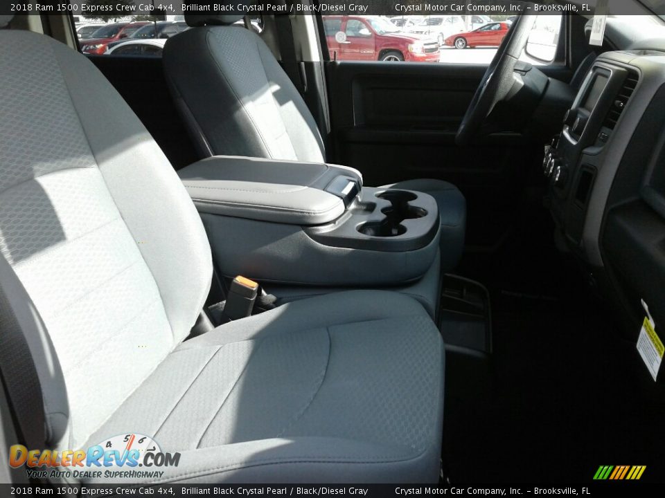 2018 Ram 1500 Express Crew Cab 4x4 Brilliant Black Crystal Pearl / Black/Diesel Gray Photo #12
