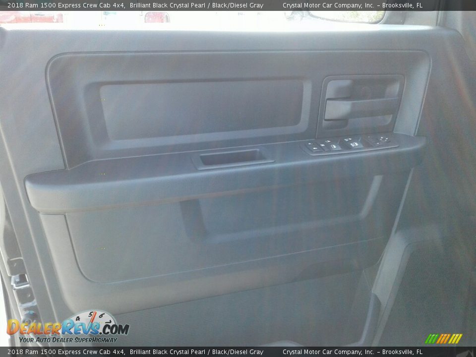 2018 Ram 1500 Express Crew Cab 4x4 Brilliant Black Crystal Pearl / Black/Diesel Gray Photo #17