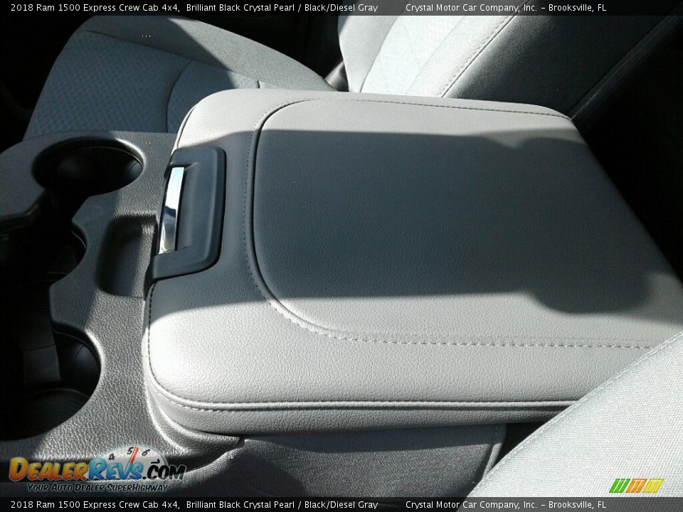 2018 Ram 1500 Express Crew Cab 4x4 Brilliant Black Crystal Pearl / Black/Diesel Gray Photo #18