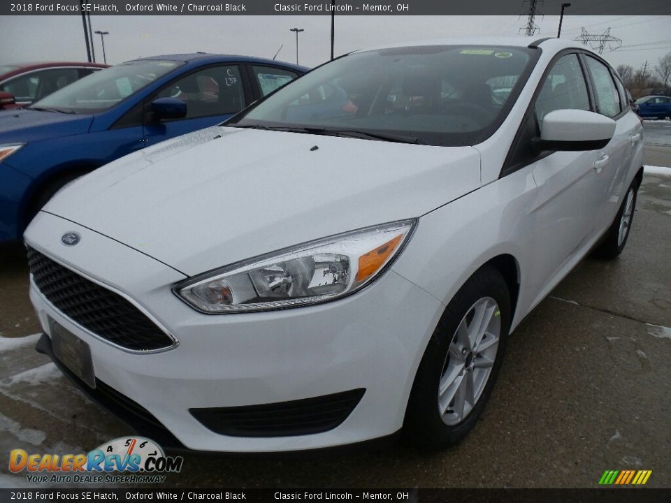 2018 Ford Focus SE Hatch Oxford White / Charcoal Black Photo #1