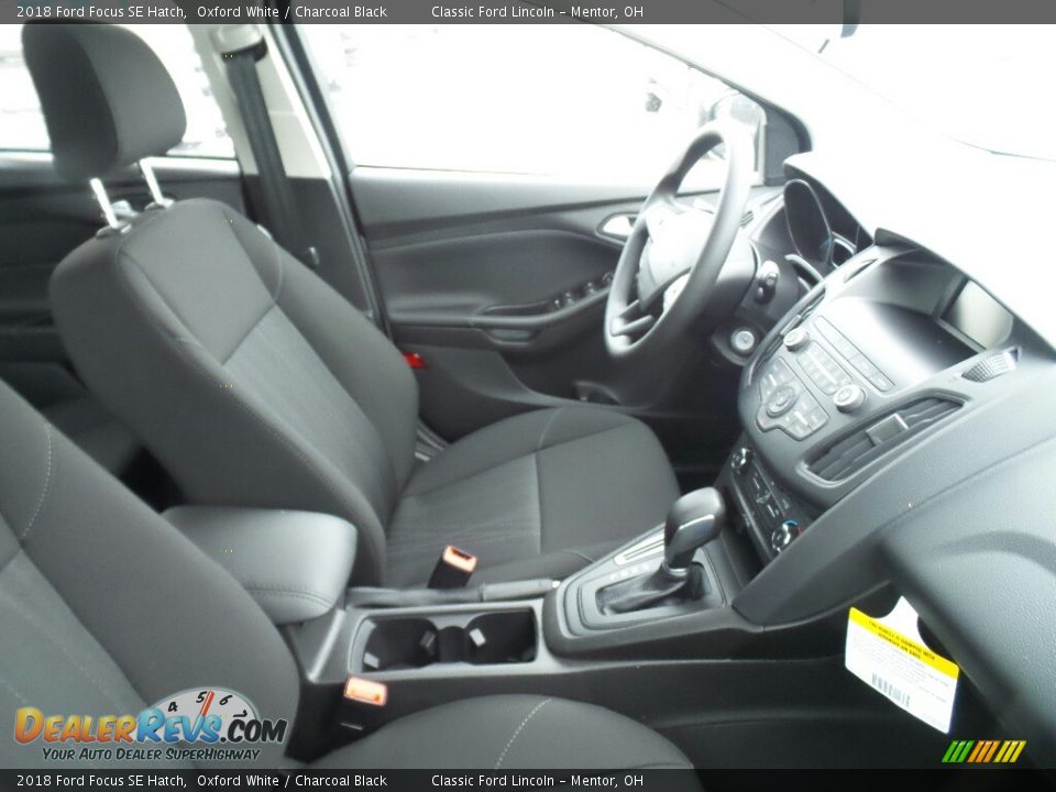 2018 Ford Focus SE Hatch Oxford White / Charcoal Black Photo #5