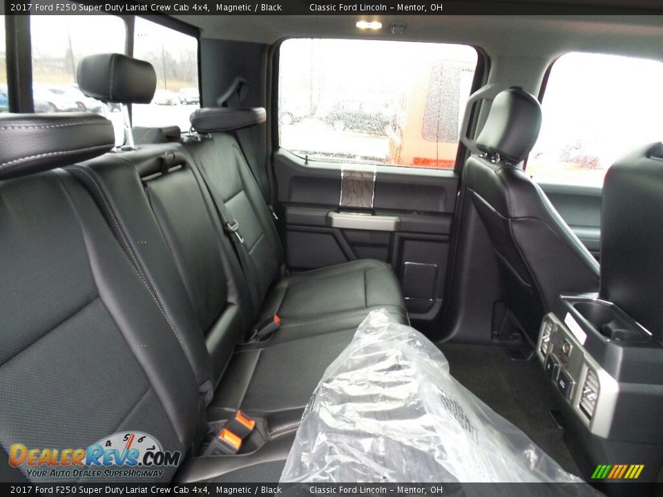 2017 Ford F250 Super Duty Lariat Crew Cab 4x4 Magnetic / Black Photo #4