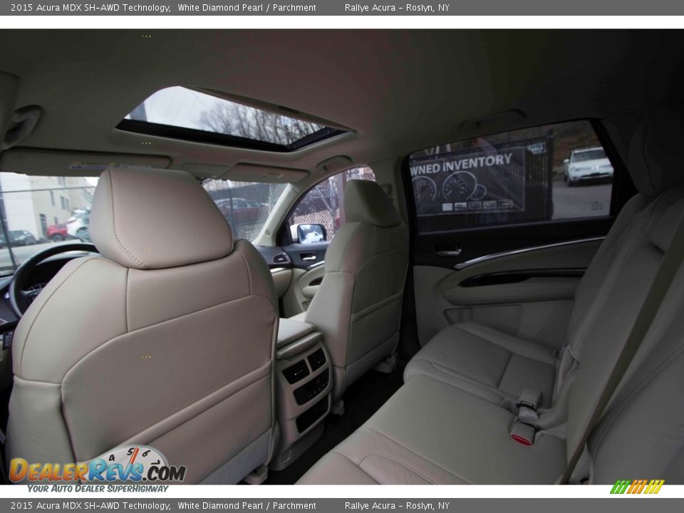 2015 Acura MDX SH-AWD Technology White Diamond Pearl / Parchment Photo #32