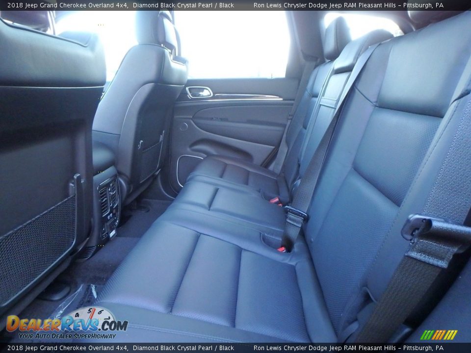 2018 Jeep Grand Cherokee Overland 4x4 Diamond Black Crystal Pearl / Black Photo #11