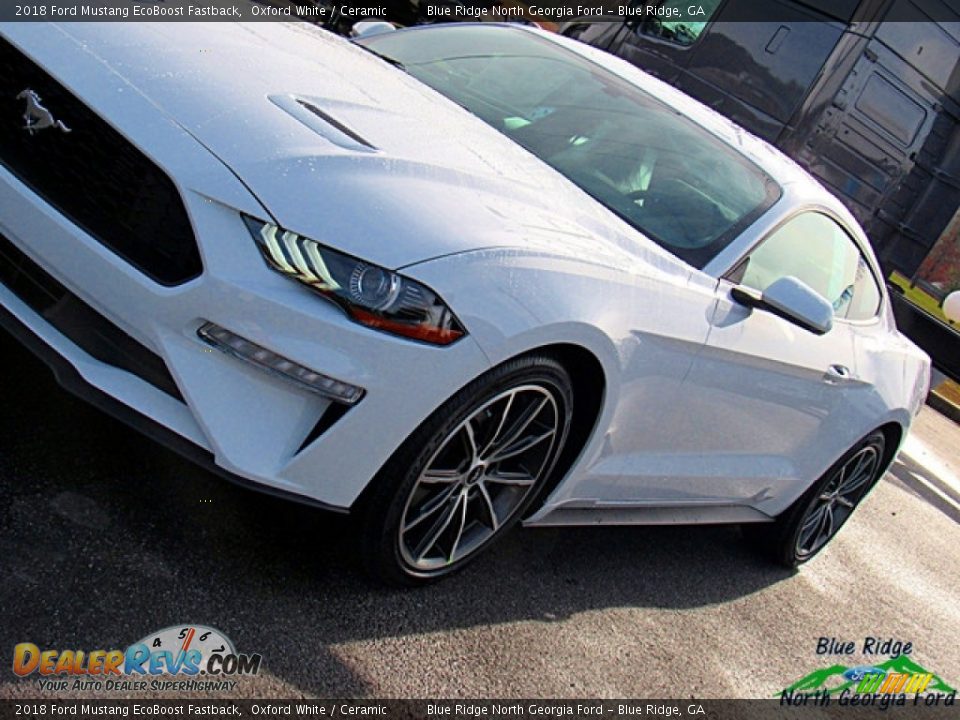 2018 Ford Mustang EcoBoost Fastback Oxford White / Ceramic Photo #27