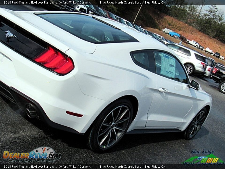 2018 Ford Mustang EcoBoost Fastback Oxford White / Ceramic Photo #29