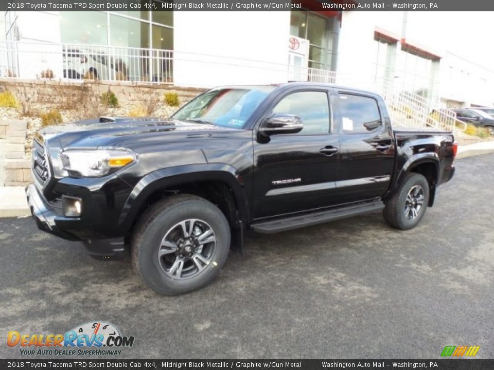Front 3/4 View of 2018 Toyota Tacoma TRD Sport Double Cab 4x4 Photo #5