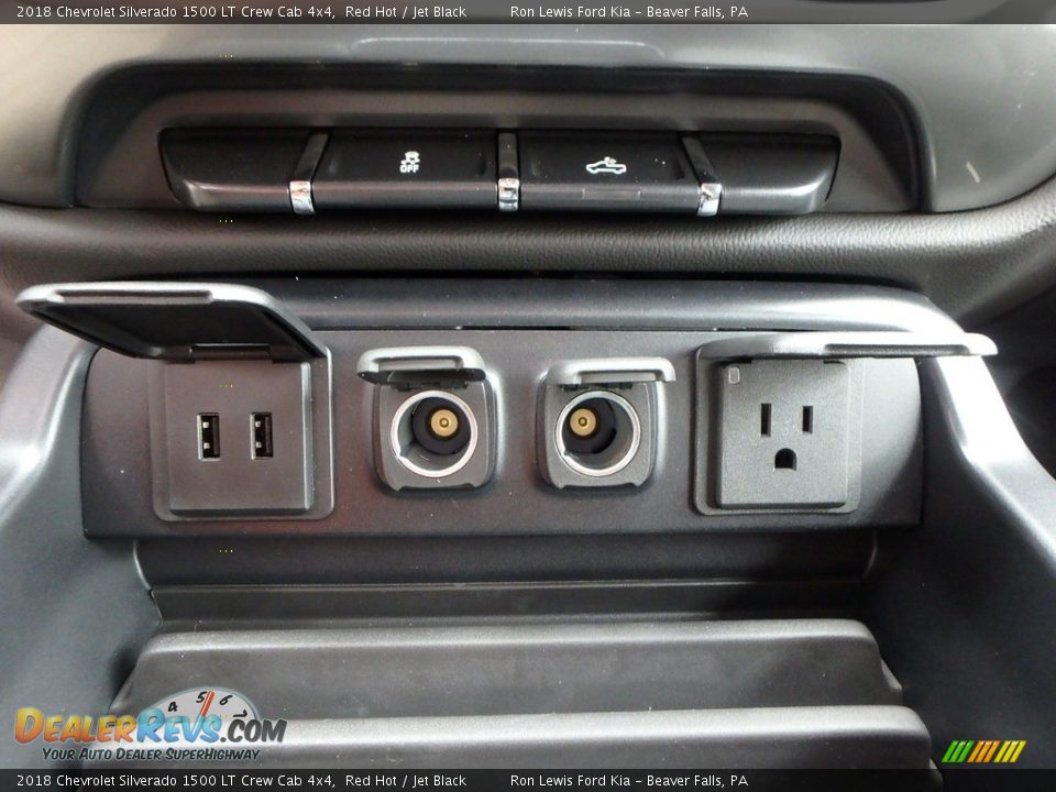 2018 Chevrolet Silverado 1500 LT Crew Cab 4x4 Red Hot / Jet Black Photo #20