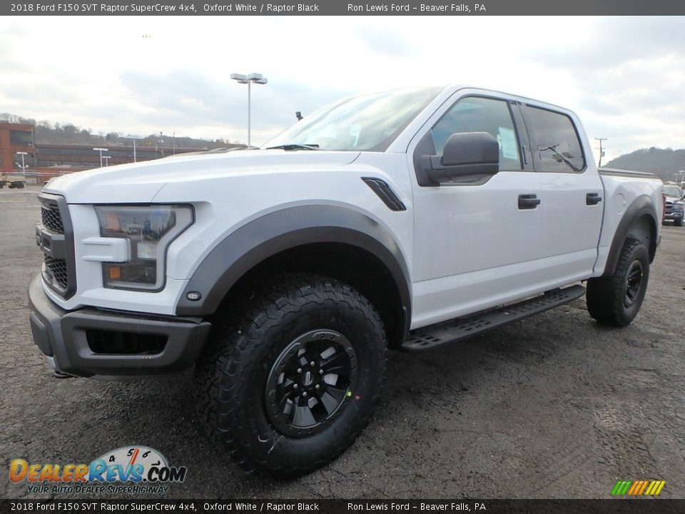 Front 3/4 View of 2018 Ford F150 SVT Raptor SuperCrew 4x4 Photo #7