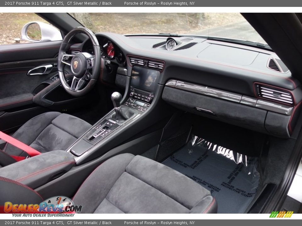 Dashboard of 2017 Porsche 911 Targa 4 GTS Photo #16