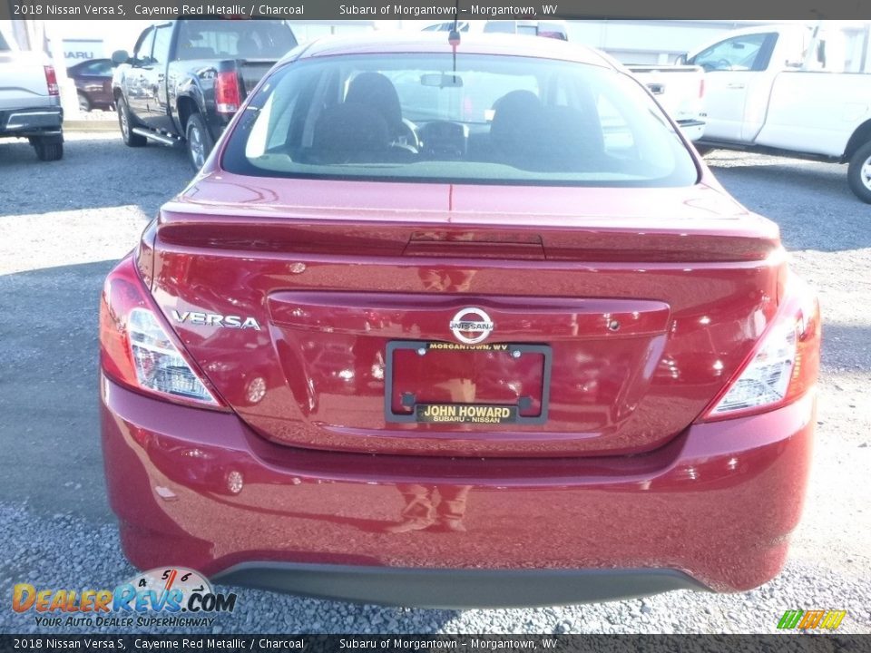 2018 Nissan Versa S Cayenne Red Metallic / Charcoal Photo #5