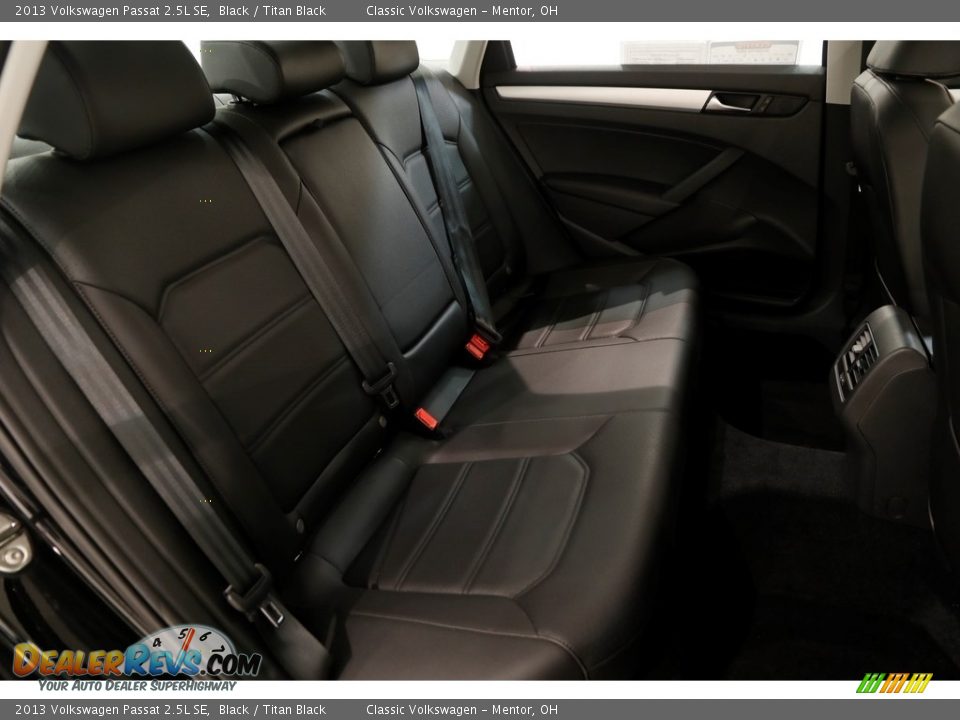2013 Volkswagen Passat 2.5L SE Black / Titan Black Photo #15