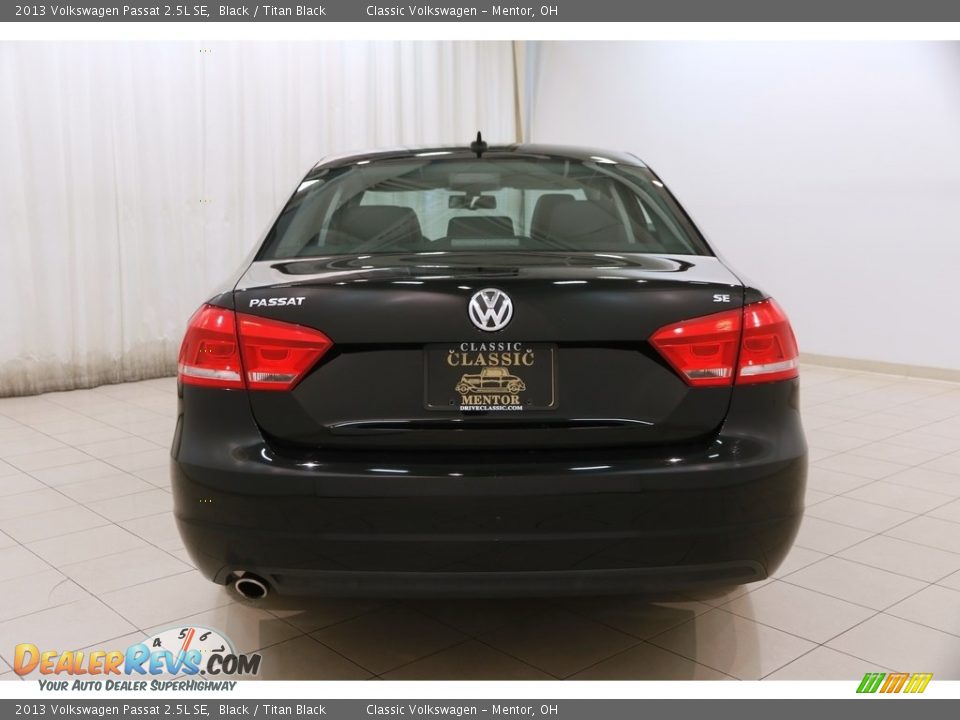 2013 Volkswagen Passat 2.5L SE Black / Titan Black Photo #17