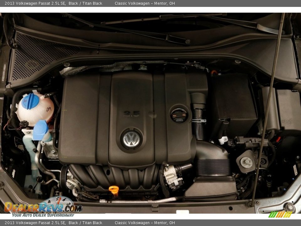 2013 Volkswagen Passat 2.5L SE Black / Titan Black Photo #18