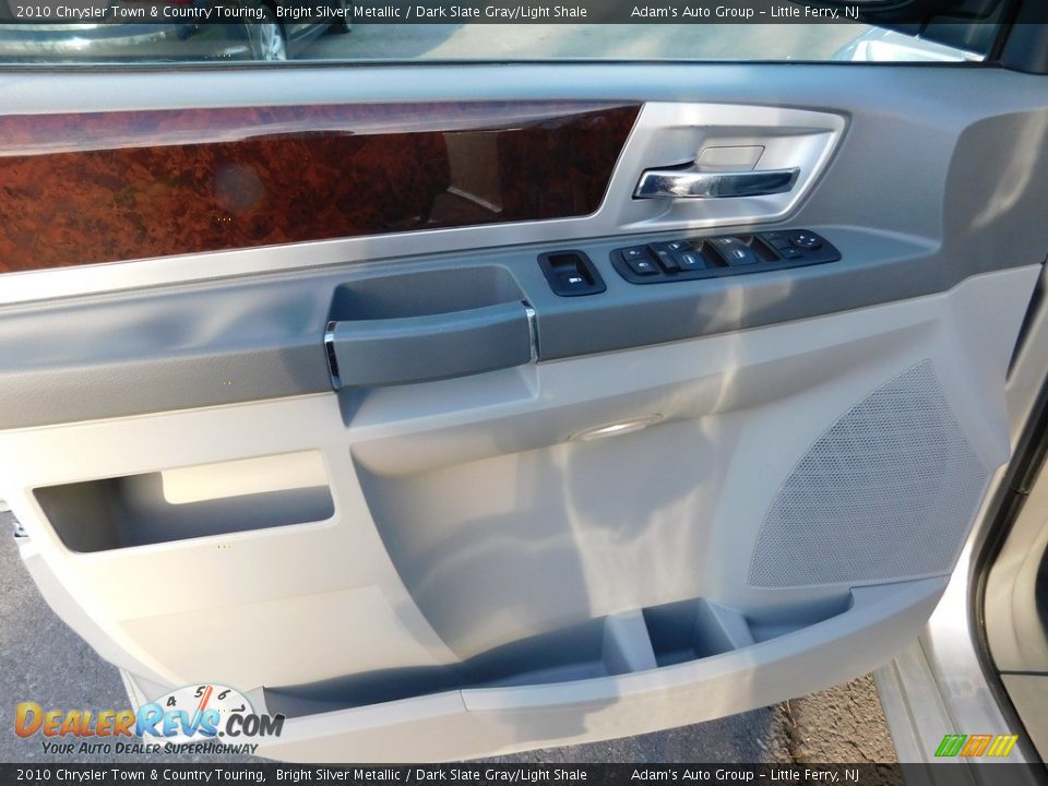 2010 Chrysler Town & Country Touring Bright Silver Metallic / Dark Slate Gray/Light Shale Photo #11
