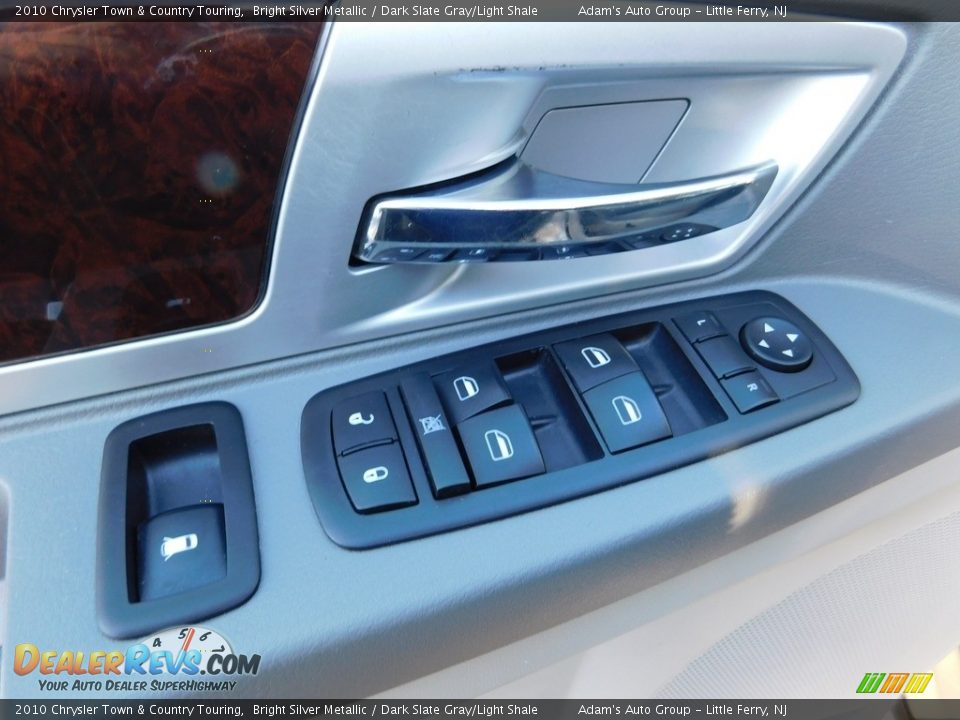 2010 Chrysler Town & Country Touring Bright Silver Metallic / Dark Slate Gray/Light Shale Photo #12