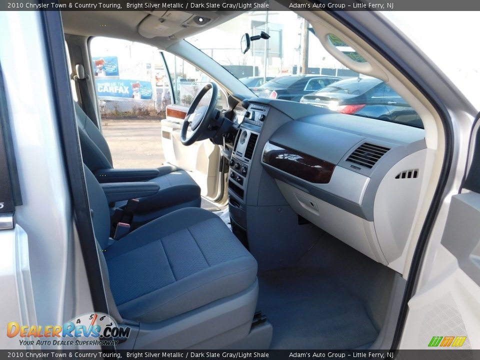 2010 Chrysler Town & Country Touring Bright Silver Metallic / Dark Slate Gray/Light Shale Photo #17