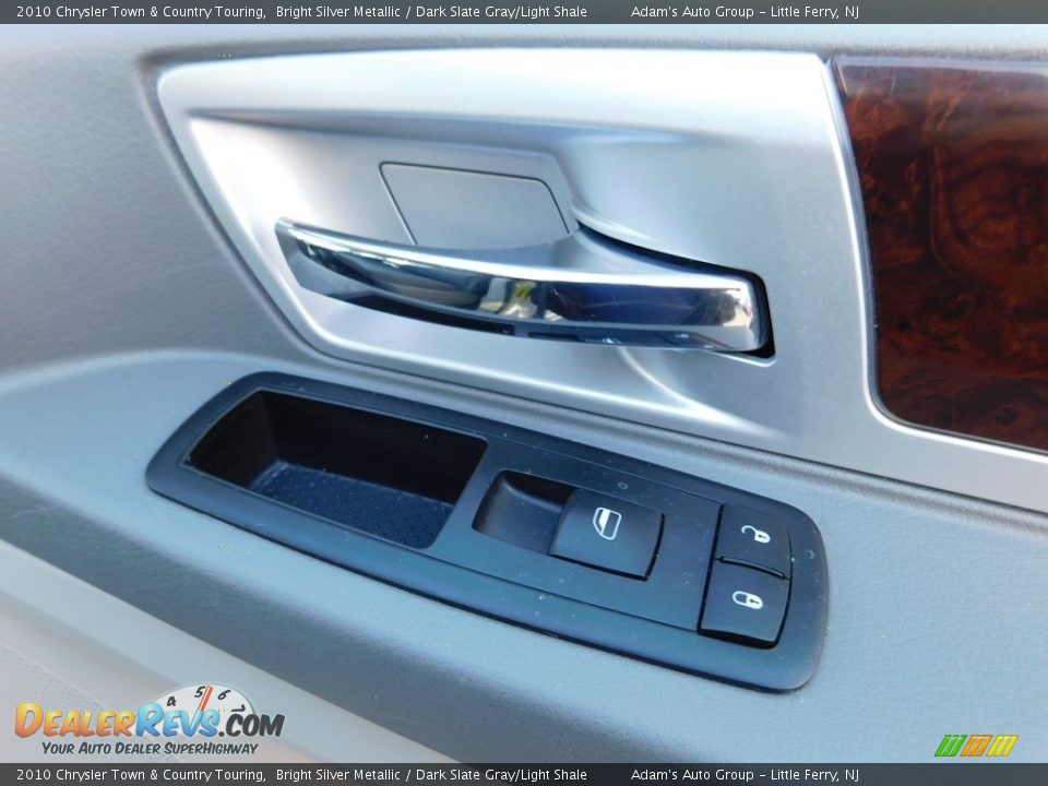 2010 Chrysler Town & Country Touring Bright Silver Metallic / Dark Slate Gray/Light Shale Photo #20