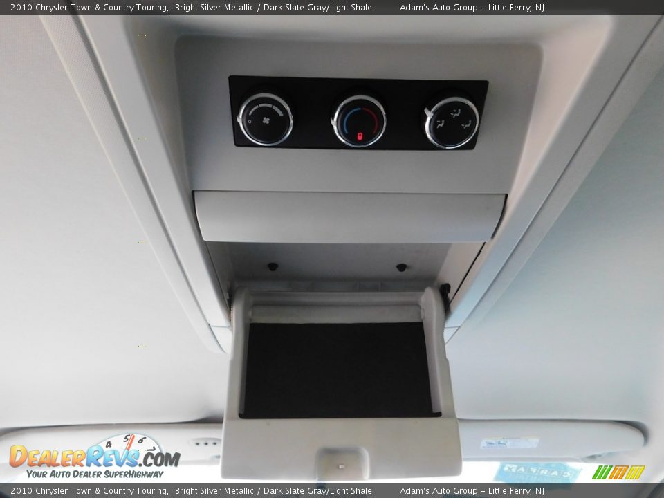 2010 Chrysler Town & Country Touring Bright Silver Metallic / Dark Slate Gray/Light Shale Photo #29