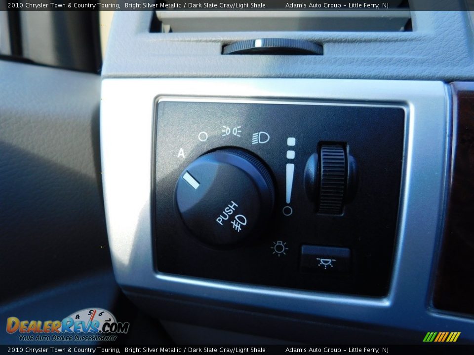 2010 Chrysler Town & Country Touring Bright Silver Metallic / Dark Slate Gray/Light Shale Photo #32