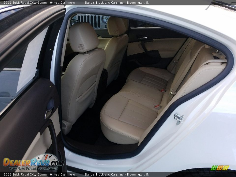 2011 Buick Regal CXL Summit White / Cashmere Photo #30
