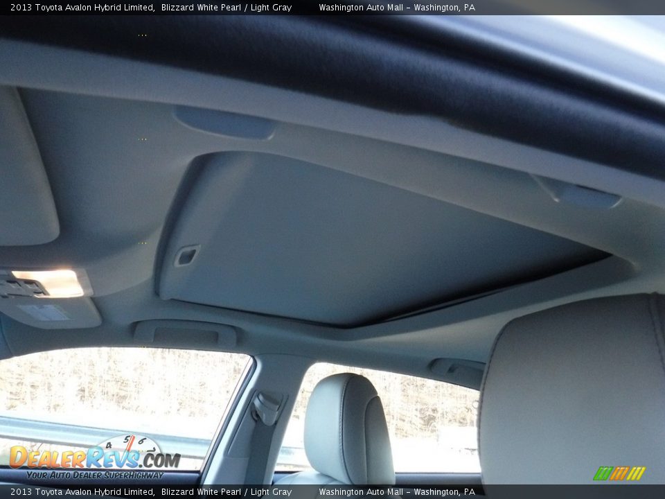 2013 Toyota Avalon Hybrid Limited Blizzard White Pearl / Light Gray Photo #11