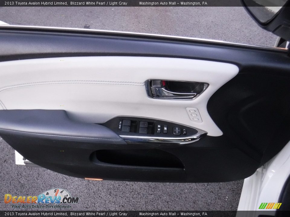 2013 Toyota Avalon Hybrid Limited Blizzard White Pearl / Light Gray Photo #12