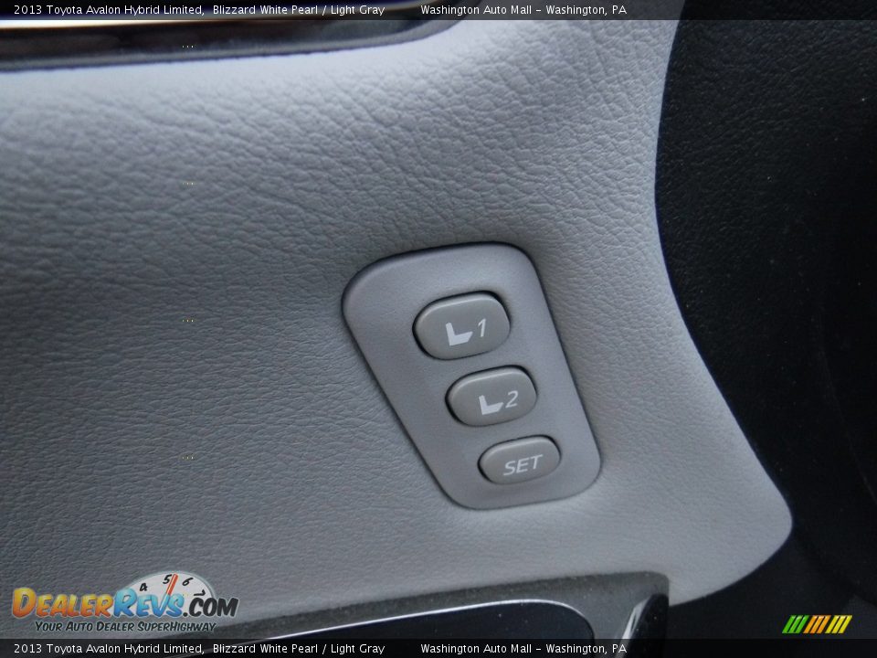 2013 Toyota Avalon Hybrid Limited Blizzard White Pearl / Light Gray Photo #13