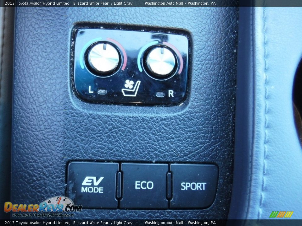2013 Toyota Avalon Hybrid Limited Blizzard White Pearl / Light Gray Photo #22