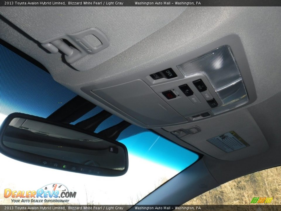 2013 Toyota Avalon Hybrid Limited Blizzard White Pearl / Light Gray Photo #26