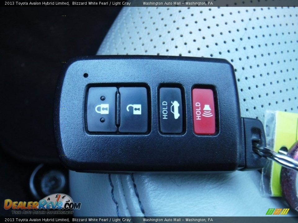 2013 Toyota Avalon Hybrid Limited Blizzard White Pearl / Light Gray Photo #28