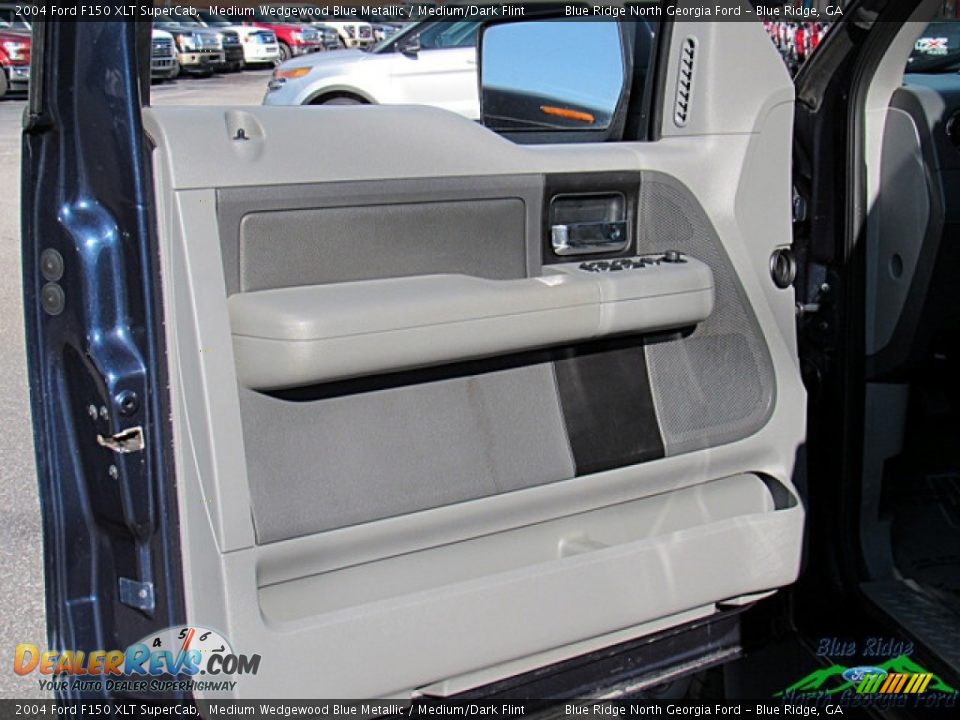 2004 Ford F150 XLT SuperCab Medium Wedgewood Blue Metallic / Medium/Dark Flint Photo #25